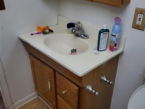 5th image of 2228 Rosewood Dr