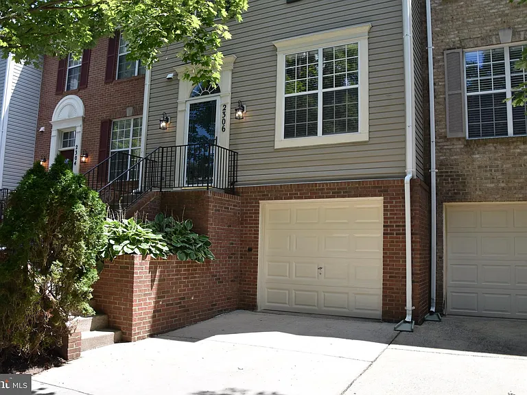 2306 Cold Meadow Way — Photo 4