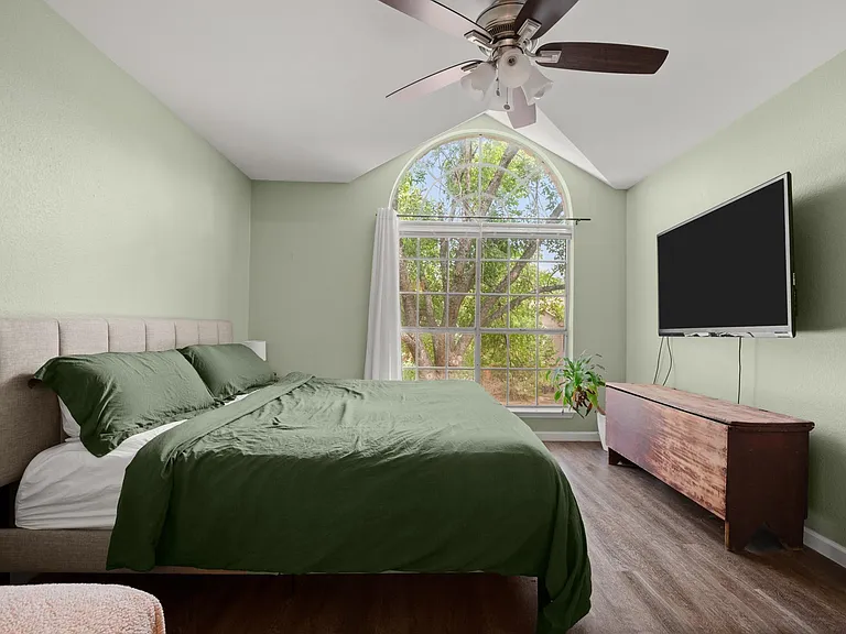 8715 Dandelion Trl — Photo 12