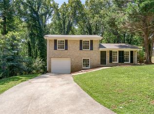 4942 Rock Haven Dr SW, Lilburn, GA 30047