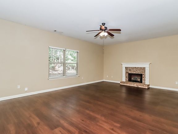 5th image of 174 Brightondale Blvd