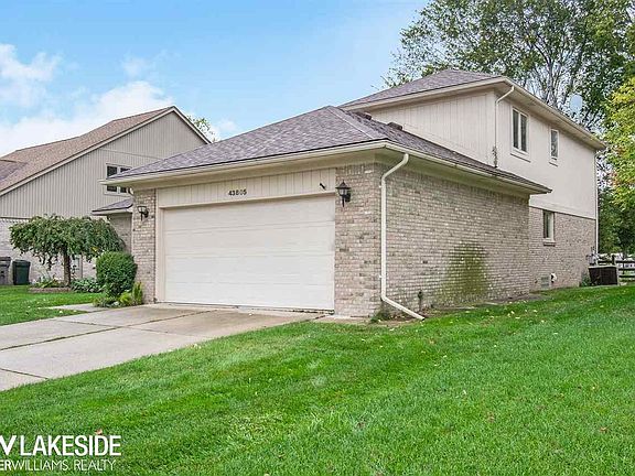 3rd image of 43805 Dunham Ct
