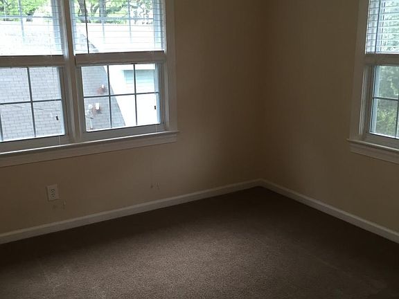 3rd image of 1317 Cherry St