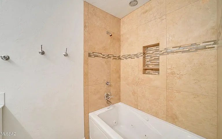 5441 E Hawthorne St — Photo 9