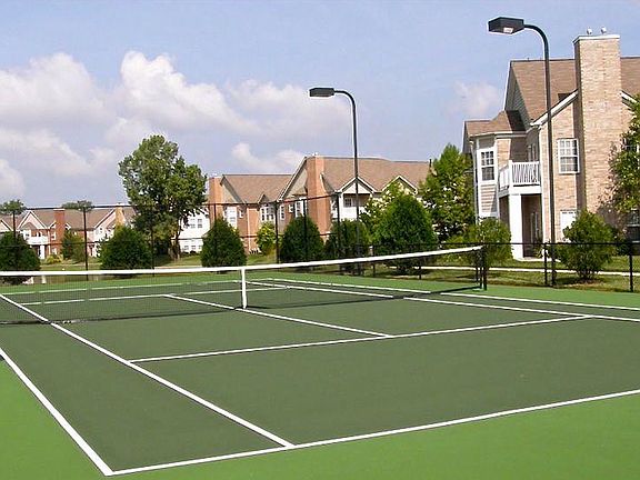 Has light switch to play tennis when it_s cooler in the evenings.