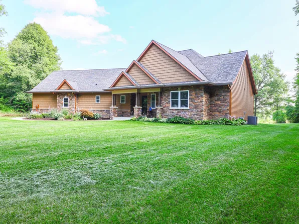 9434 84th St SE, Alto, MI 49302