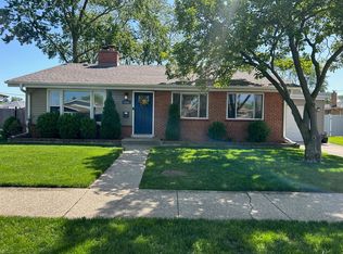 10041 S Kilbourn Ave, Oak Lawn, IL 60453