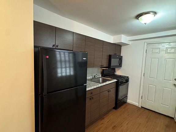 3rd image of 4005 Paulding Ave APT 1