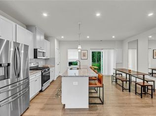 410 Big Woods Dr #2E, Poquoson, VA 23662