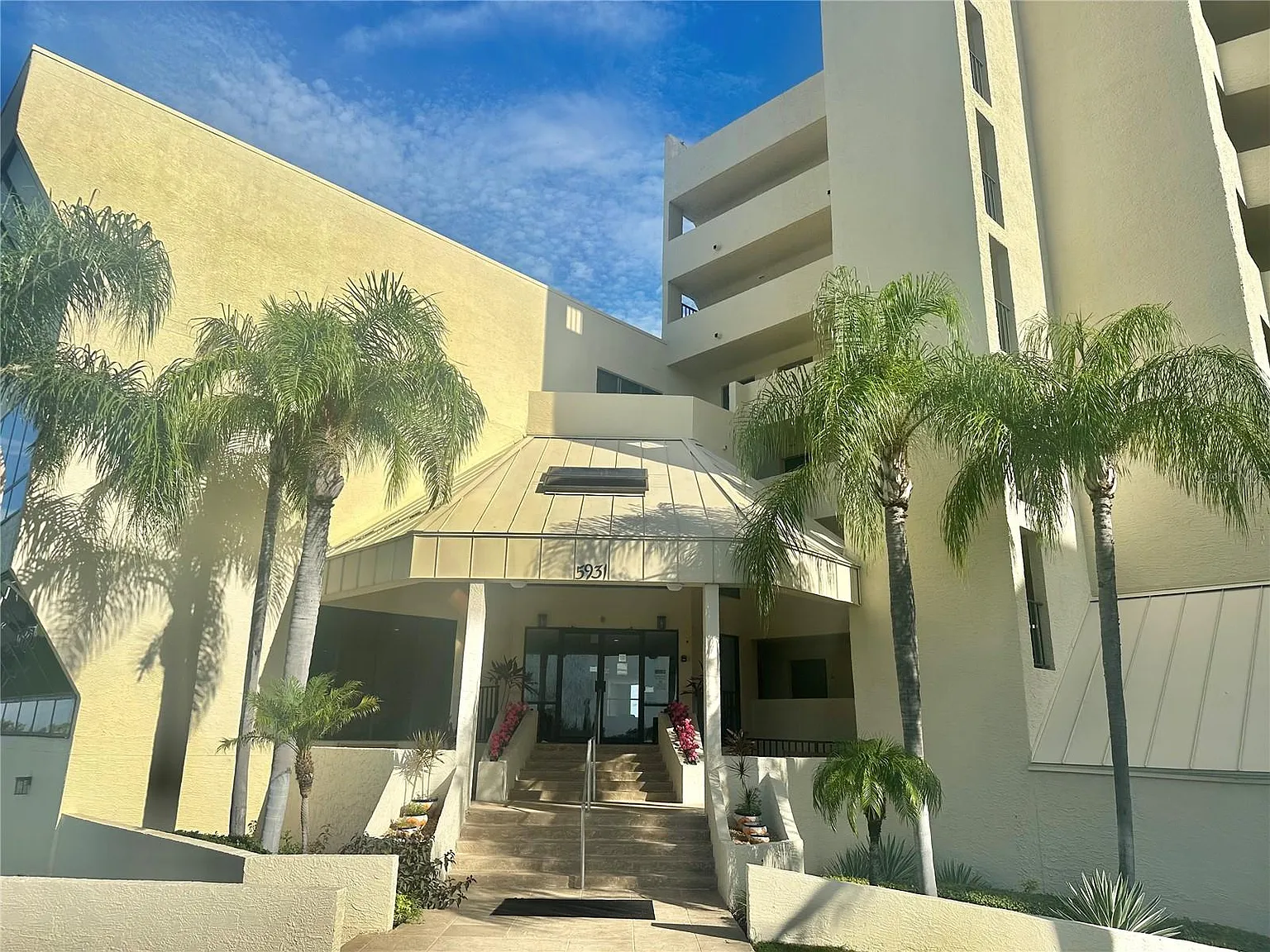1 bed, 733 sqft, $1,595 — Photo 2