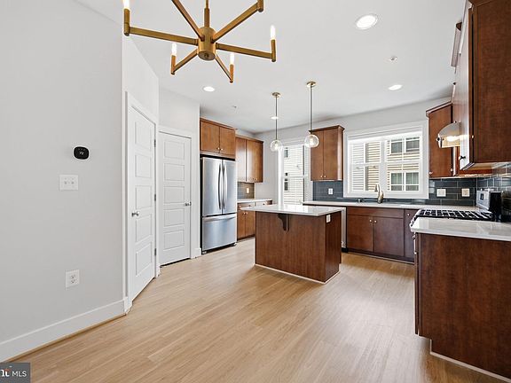 3rd image of 12626 Layhill Rd