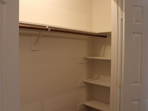 4th image of 211 S Jordan St