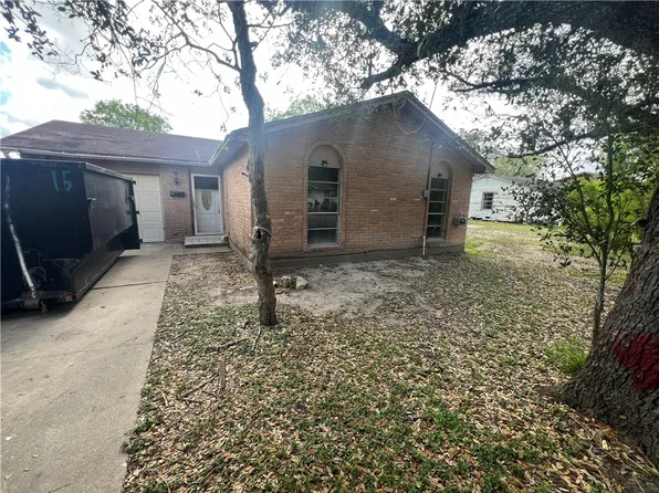 705 Avenue F, Sinton, TX 78387