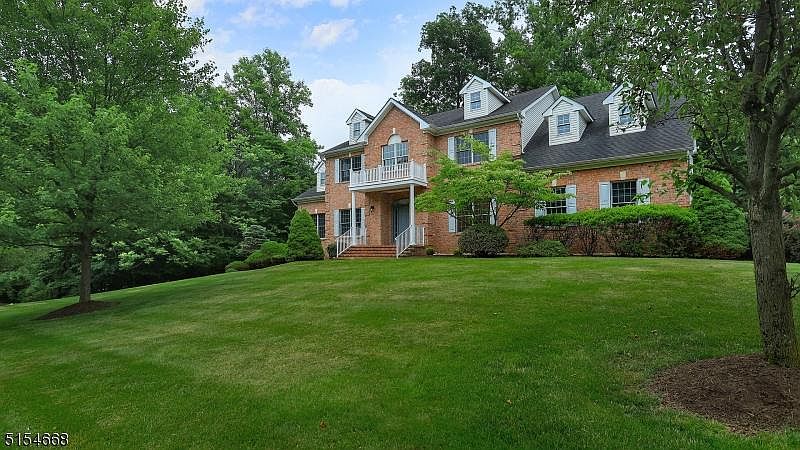 1st image of 3 Brentwood Ct