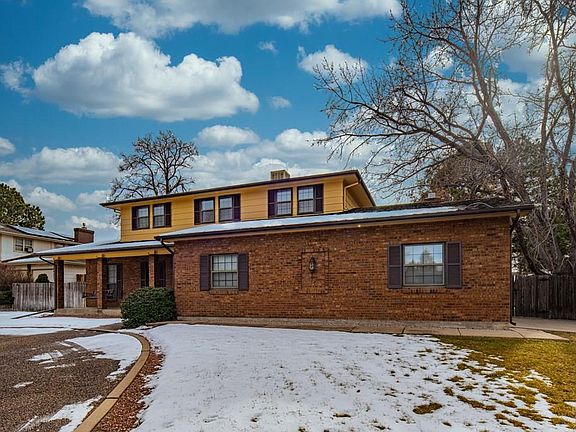 5th image of 12 Queensbridge Dr