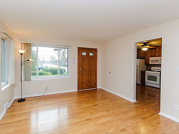 4th image of 10520 Diversey Ave