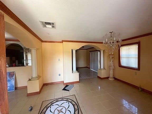 5th image of 4556-58 Lafon Dr
