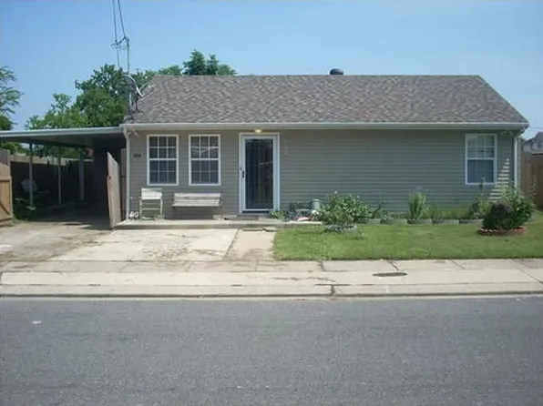 2417 Marietta St, Chalmette, LA 70043