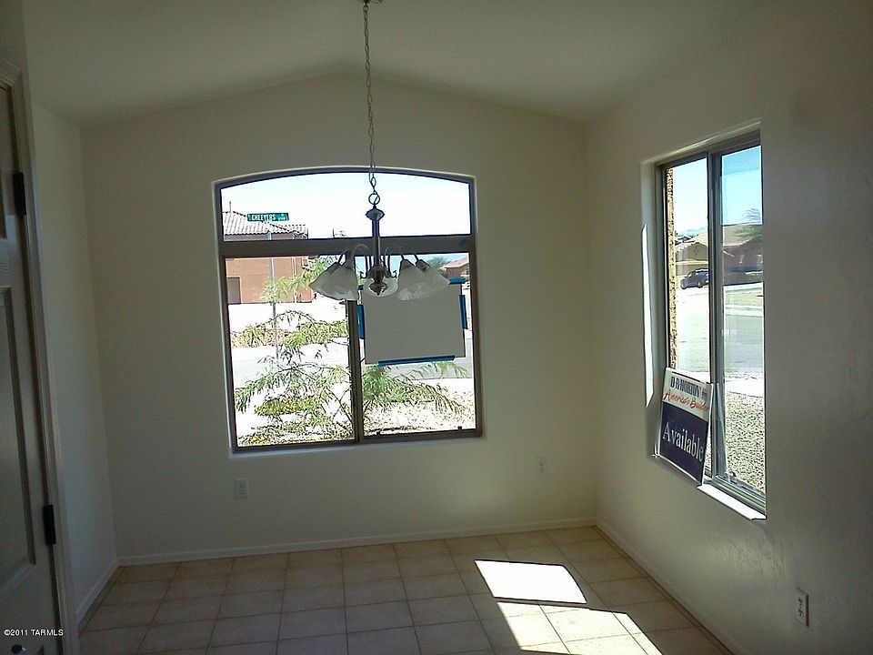 2nd image of 115 W Cheevers St W