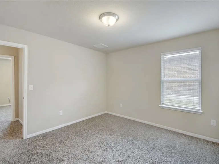 5817 Roderick Dr — Photo 23