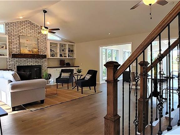 4th image of 3019 Woodside Ave