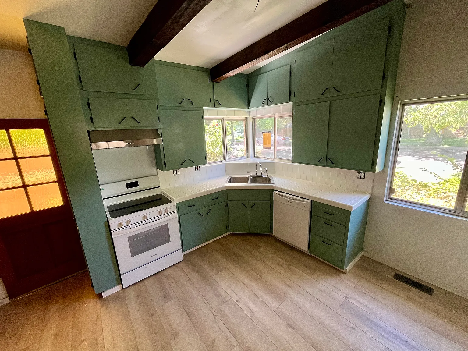 2 bed, 1500 sqft, $2,000 — Photo 2