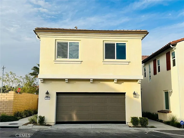 196 Bonita Ln — Photo 2