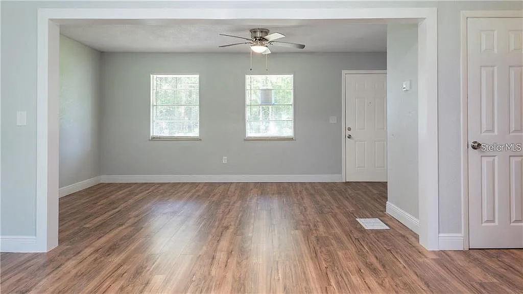 3 bed, 1.0 bath, 1344 sqft, $1,550 — Photo 2