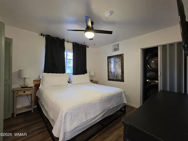 1468 W Walnut Ln — Photo 11