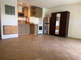 807 E Cottonwood Rd