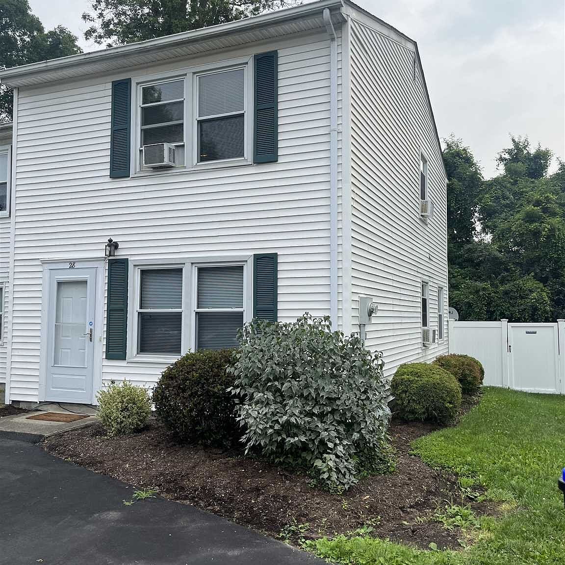 28 Greenhouse Ln, Poughkeepsie, NY 12603 Zillow