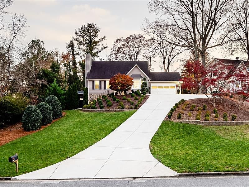 1st image of 9177 Eves Cir