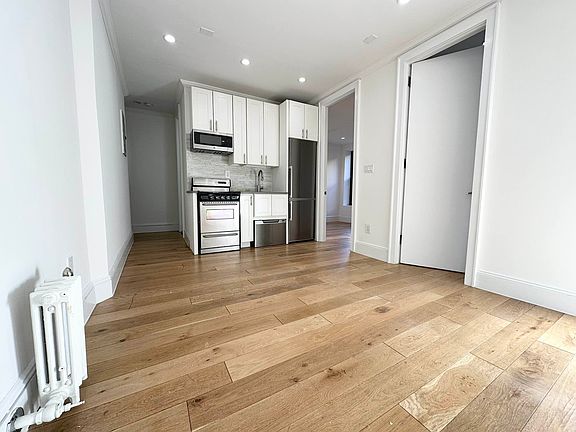 5th image of 342 E 85th St APT 7