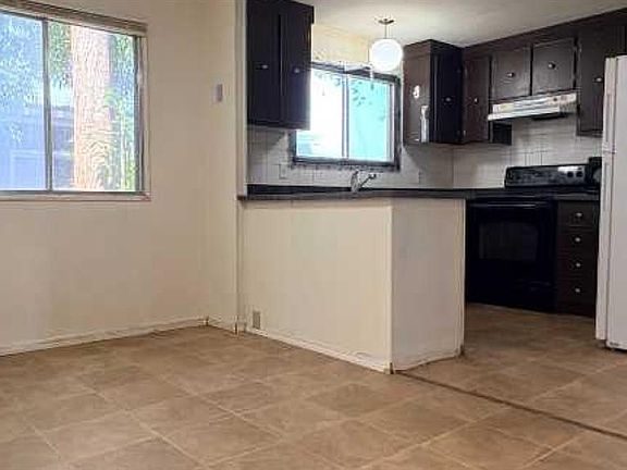5th image of 895 Elizabeth St #31