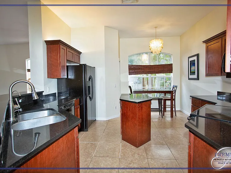 3555 Poinsettia Ave — Photo 12