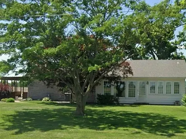 600 W 3rd St, Saint Peter, IL 62880