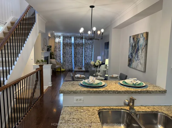 265 Van Dusen Blvd #1, Toronto, ON M8Z 3J2