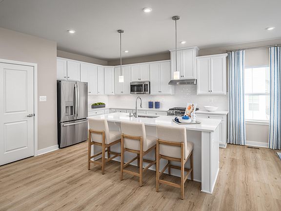 2nd image of 1051 Thinleaf Ave