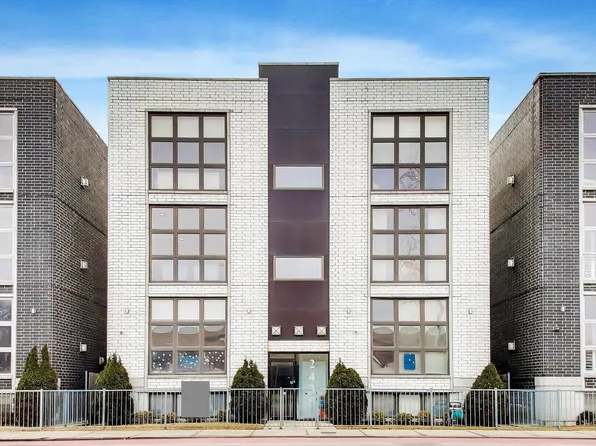 2435 W Belmont Ave #2E, Chicago, IL 60618