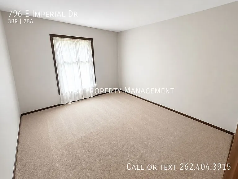 796 E Imperial Dr — Photo 8
