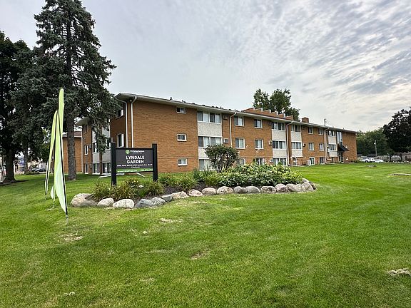 Building exterior sign