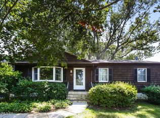 10 Cross Ridge Dr, Old Greenwich, CT 06870