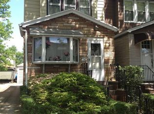 6913 67th Pl, Ridgewood, NY 11385