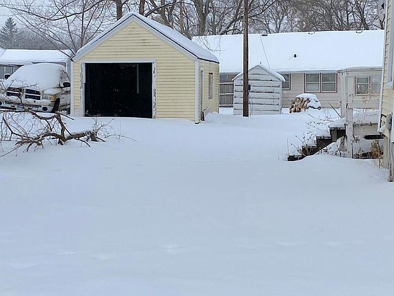 3rd image of 1224 James Ave