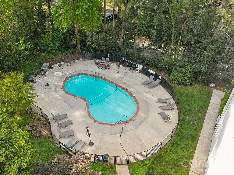 2503 Roswell Ave #207 — Photo 19