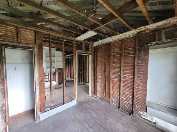 detroit-michigan-88398033 picture