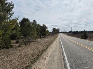 E Twenty Quarry Rd, Gulliver, MI 49840