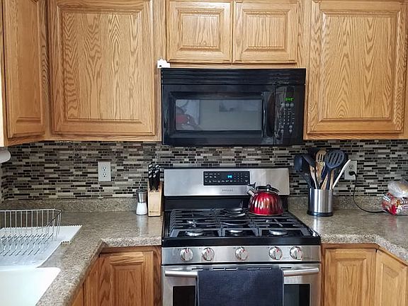 3rd image of 721 Buwalda Dr