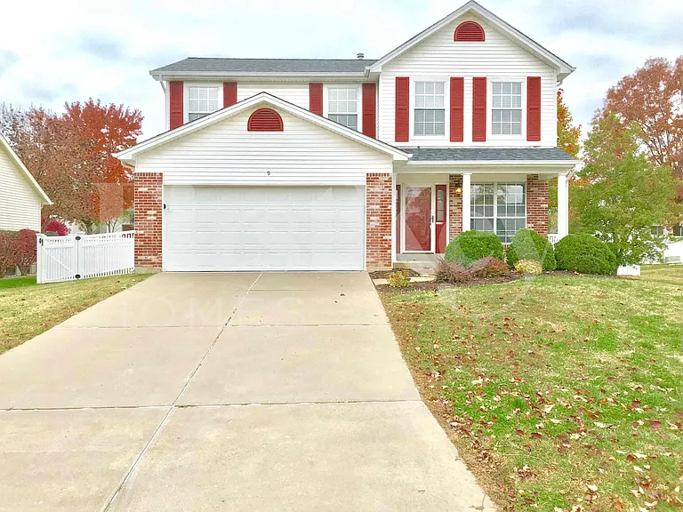 9 Kingsmont Ct — Photo 1