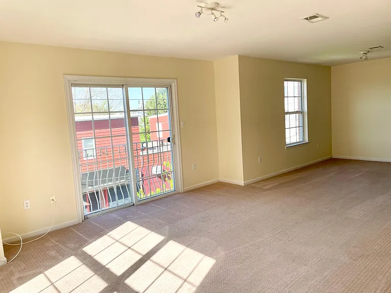 149 Avenue E #3 — Photo 2